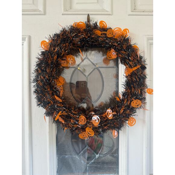DIY 15" Holiday Orange & Black Tinsel Pumpkins Jack-o-lanterns Halloween Wreath - Picture 1 of 5